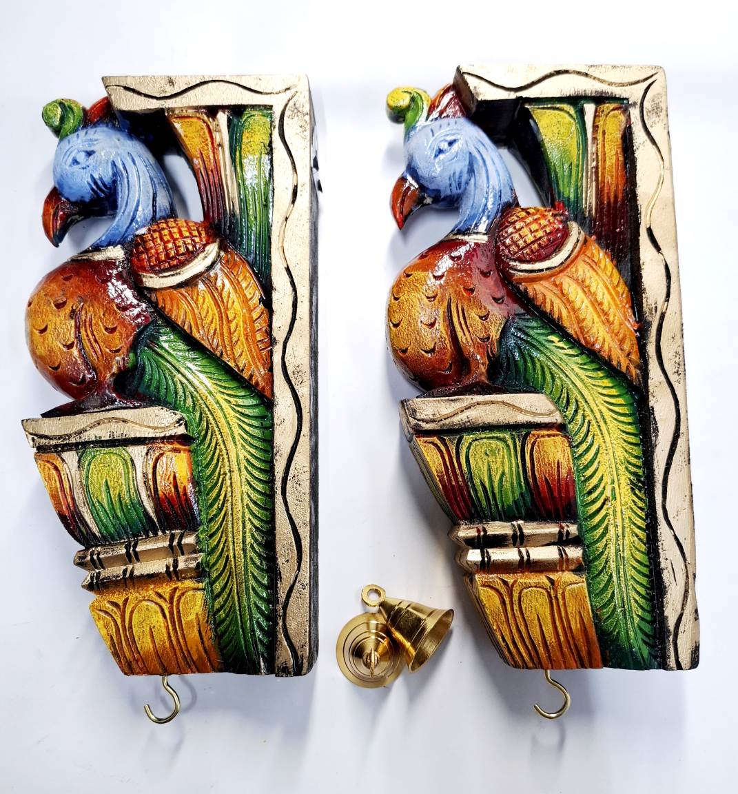 Multicolor wooden bird brackets