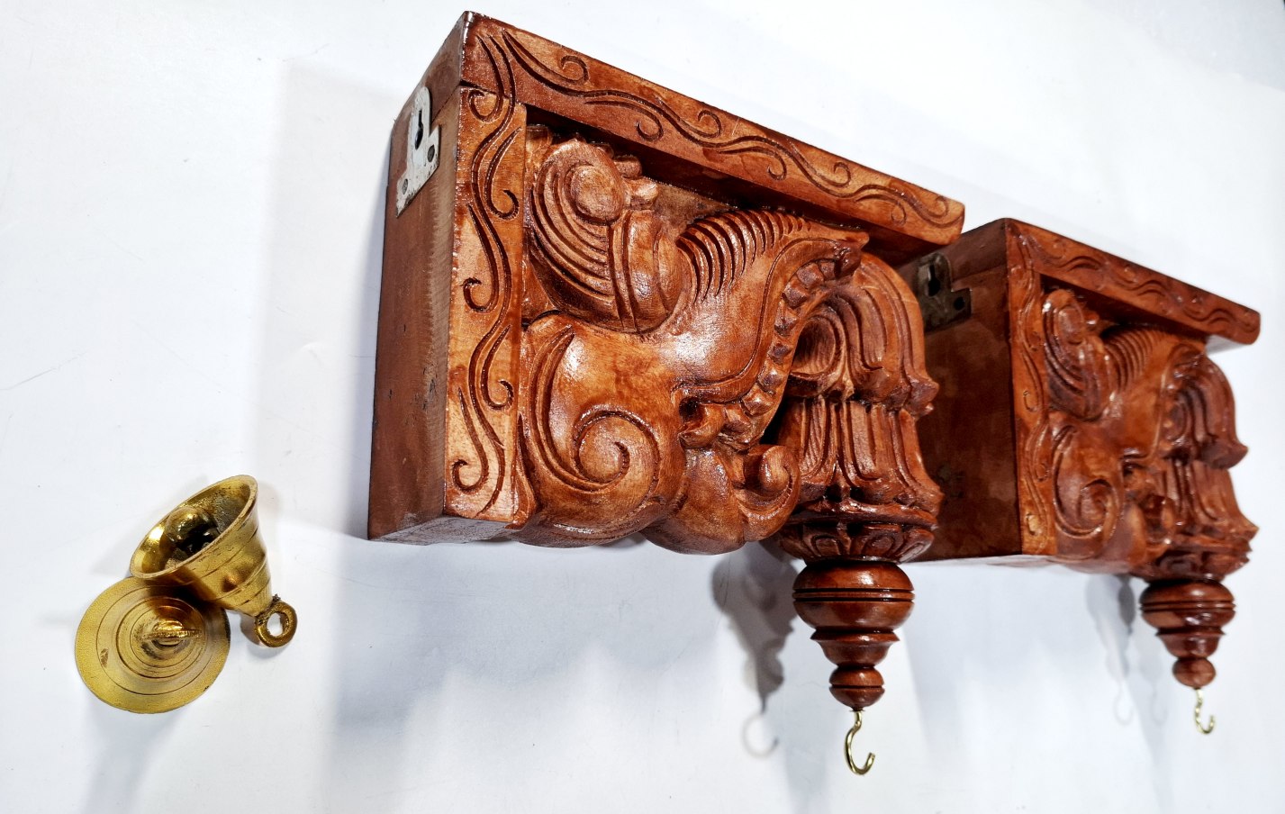 wooden Yali wall bracket